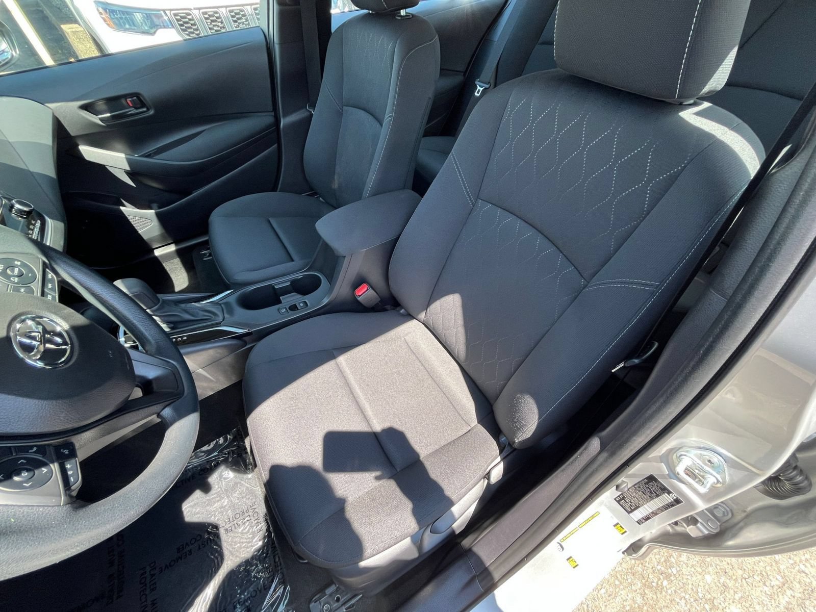 Used 2025 Toyota Corolla LE FWD image 36