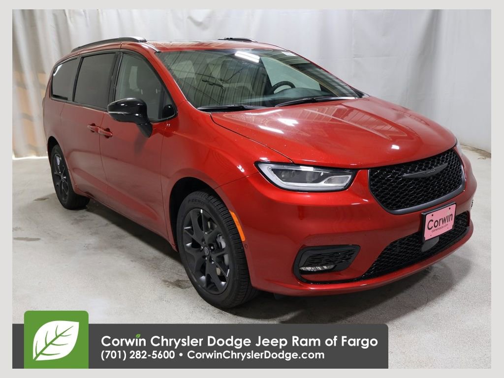 New 2026 Chrysler Pacifica Limited w/ S Appearance Package AWD/4WD image 1