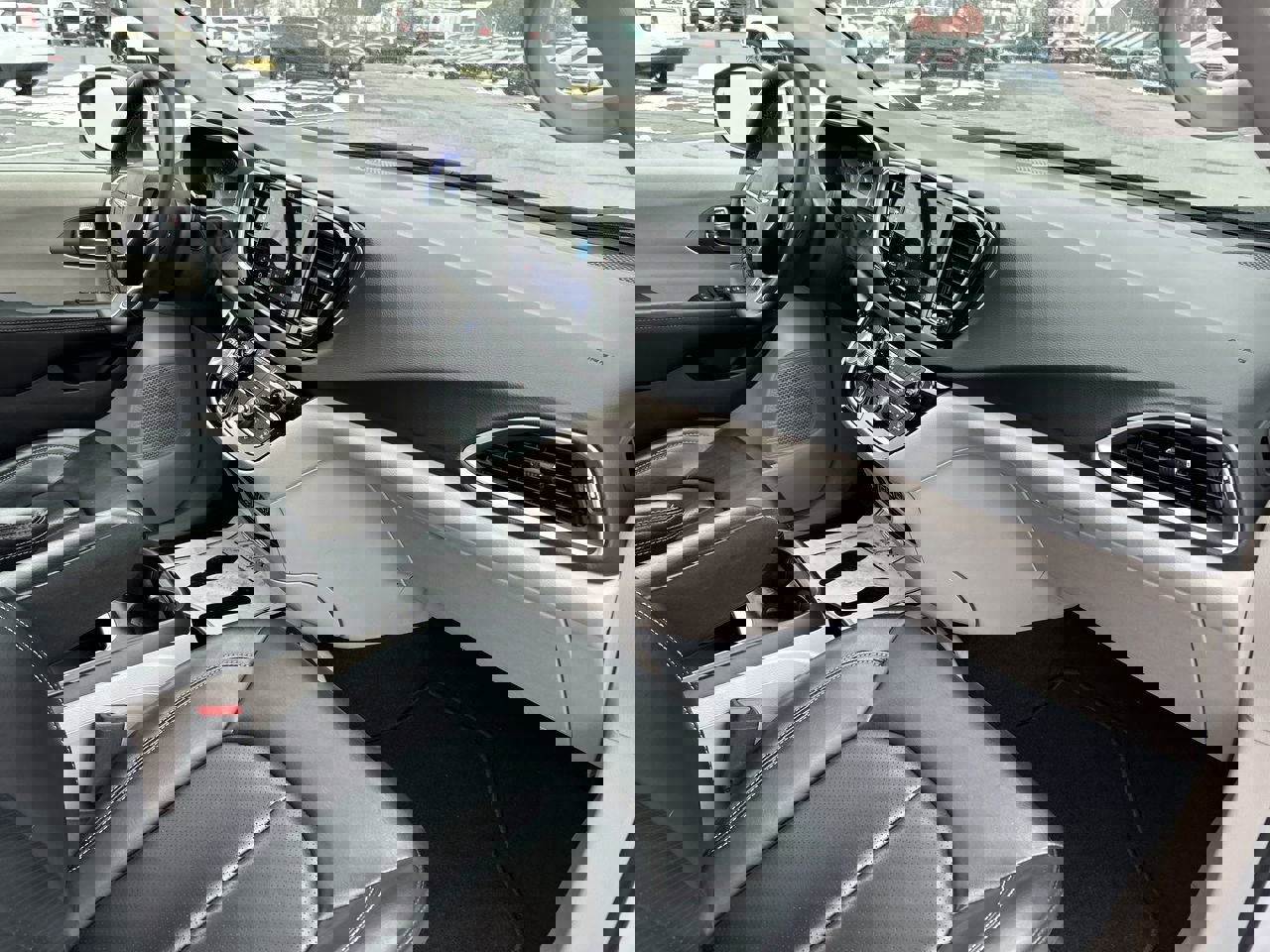 Used 2023 Chrysler Pacifica Touring-L image 14