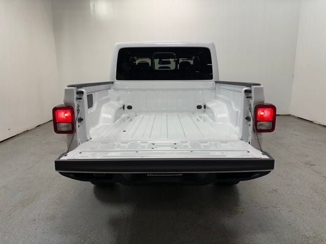 New 2026 Jeep Gladiator Sport AWD/4WD image 8