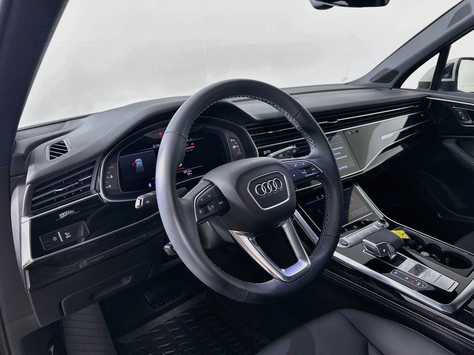 Used 2025 Audi Q7 3.0T Premium Plus w/ Premium Plus Package AWD/4WD image 31