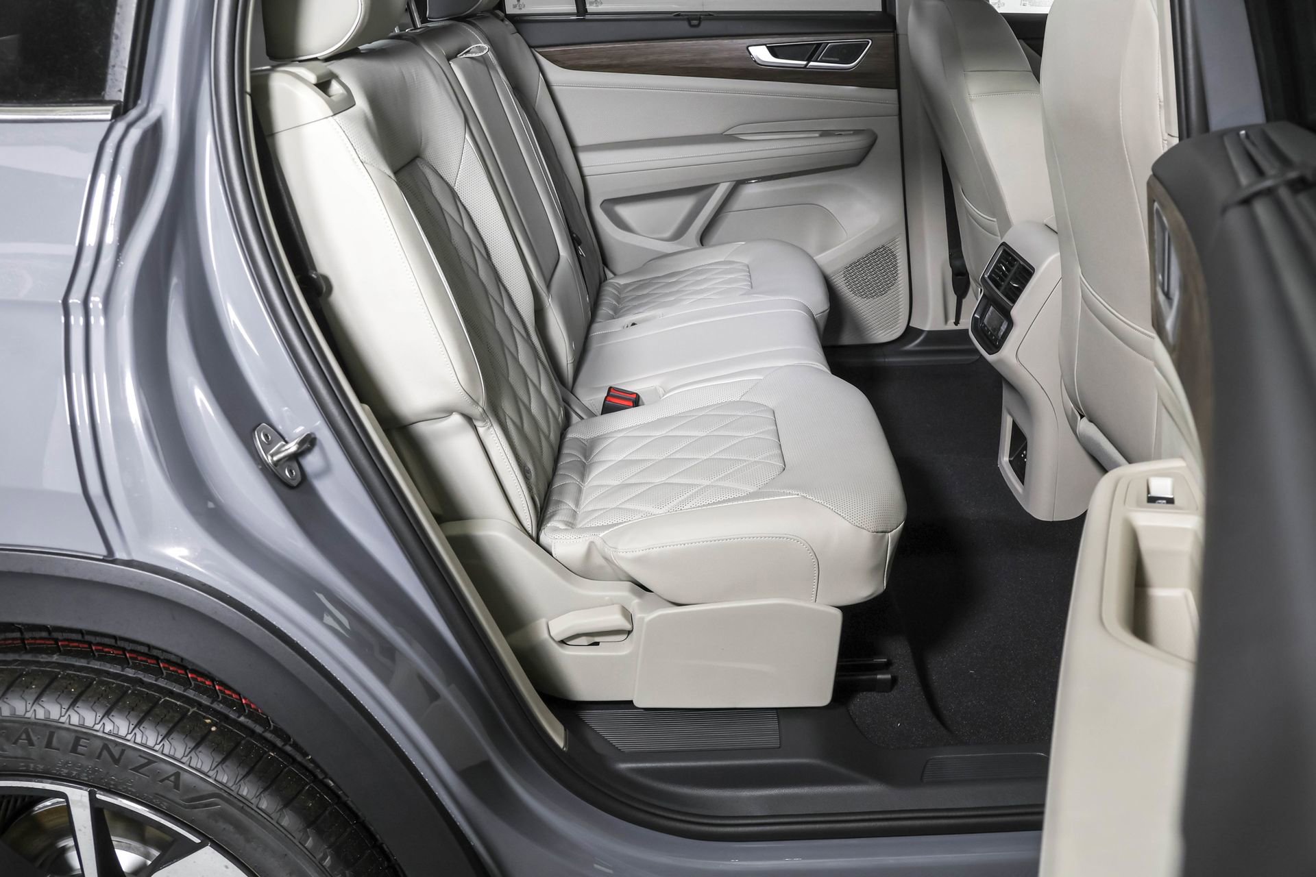 New 2026 Volkswagen Atlas SEL Premium R-Line image 40