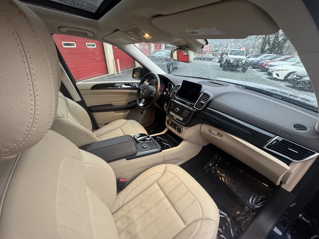 Used 2017 Mercedes-Benz GLS 450 4MATIC image 29