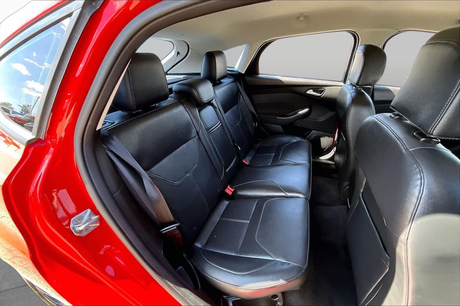 Used 2016 Ford Focus SE w/ Equipment Group 201A FWD image 19