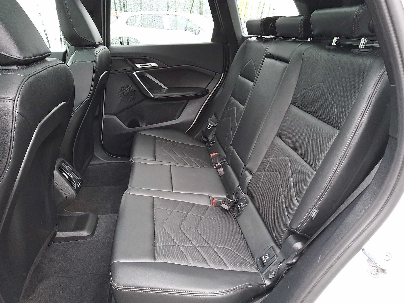 Used 2025 BMW X1 xDrive28i w/ Technology Package AWD/4WD image 8