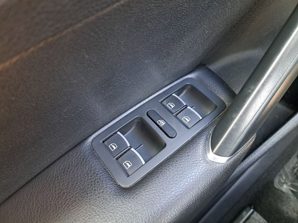 Used 2016 Volkswagen Passat 1.8T S image 26