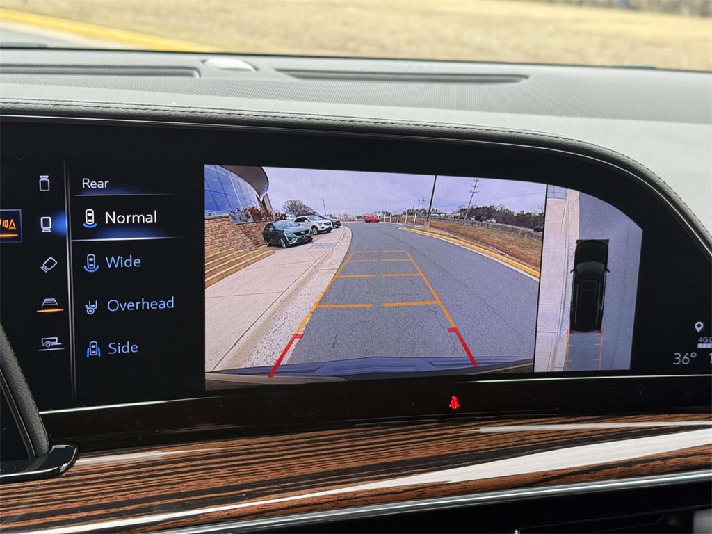 Used 2024 Cadillac Escalade Luxury image 13