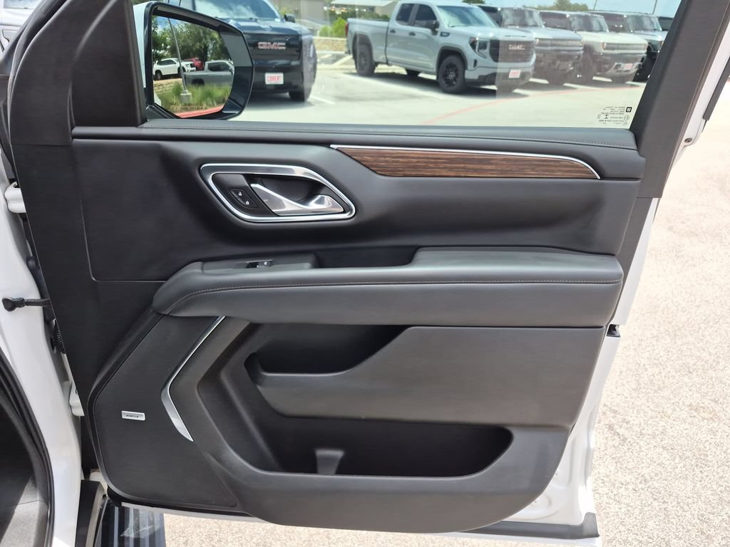 Used 2023 Chevrolet Tahoe High Country w/ Advanced Technology Package AWD/4WD image 40