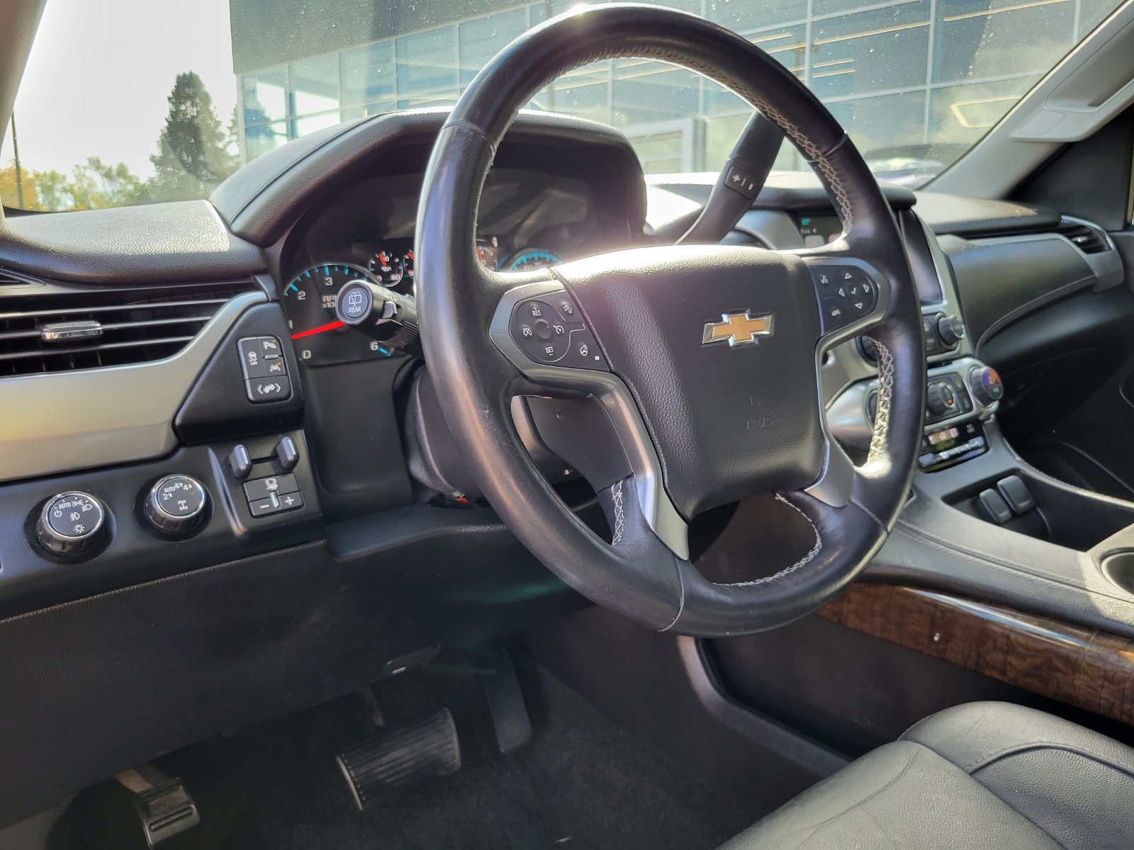 Used 2017 Chevrolet Tahoe LT w/ LT Signature Package AWD/4WD image 11