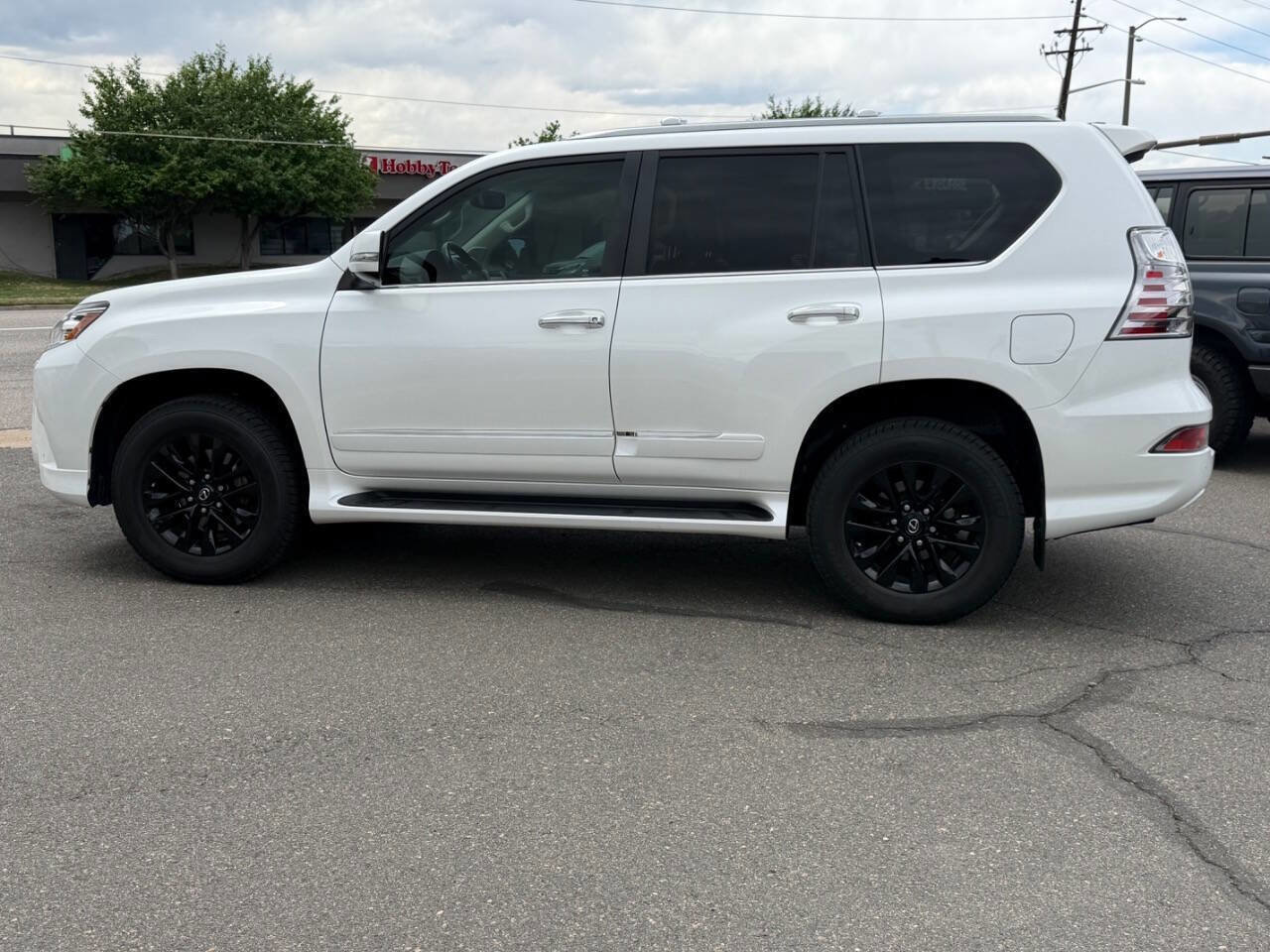 Used 2018 Lexus GX 460 Premium w/ Premium Package AWD/4WD image 8
