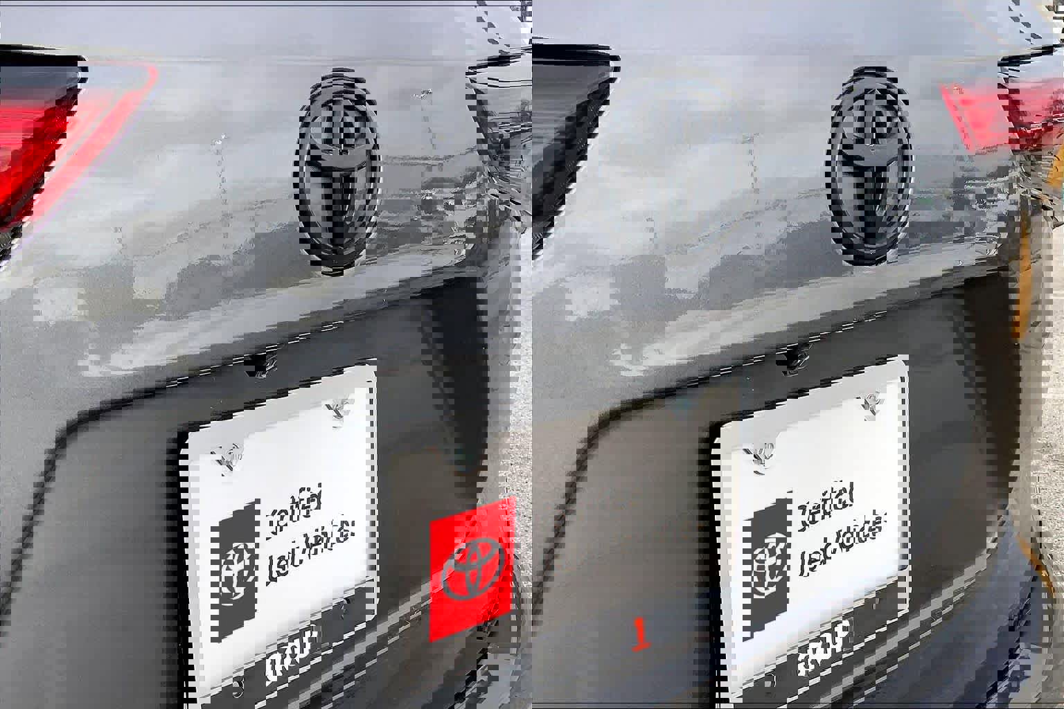 Used 2023 Toyota Highlander LE image 9