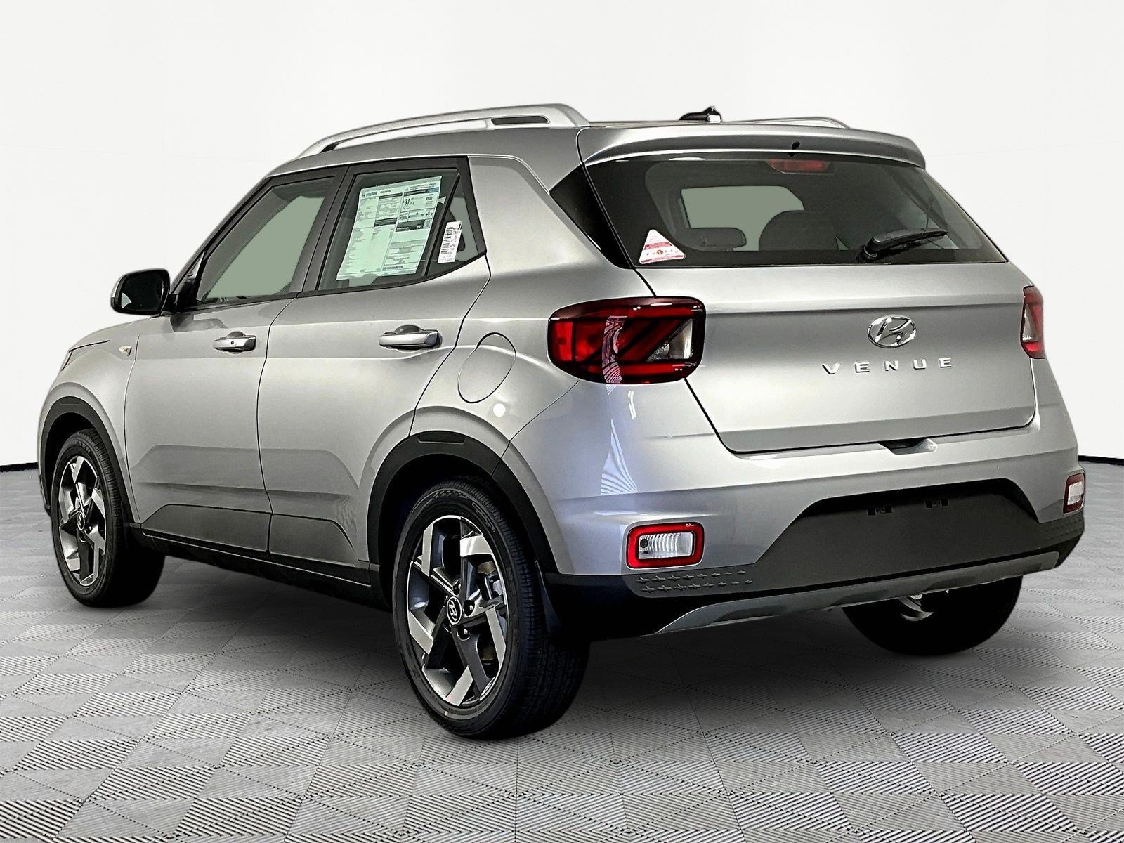 New 2026 Hyundai Venue SEL FWD image 4