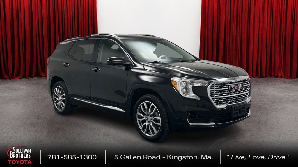 Used 2023 GMC Terrain Denali image 3