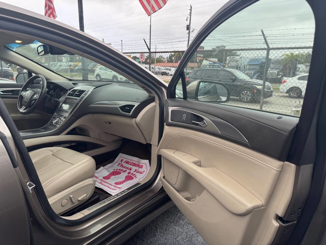 Used 2019 Lincoln MKZ Premiere image 18