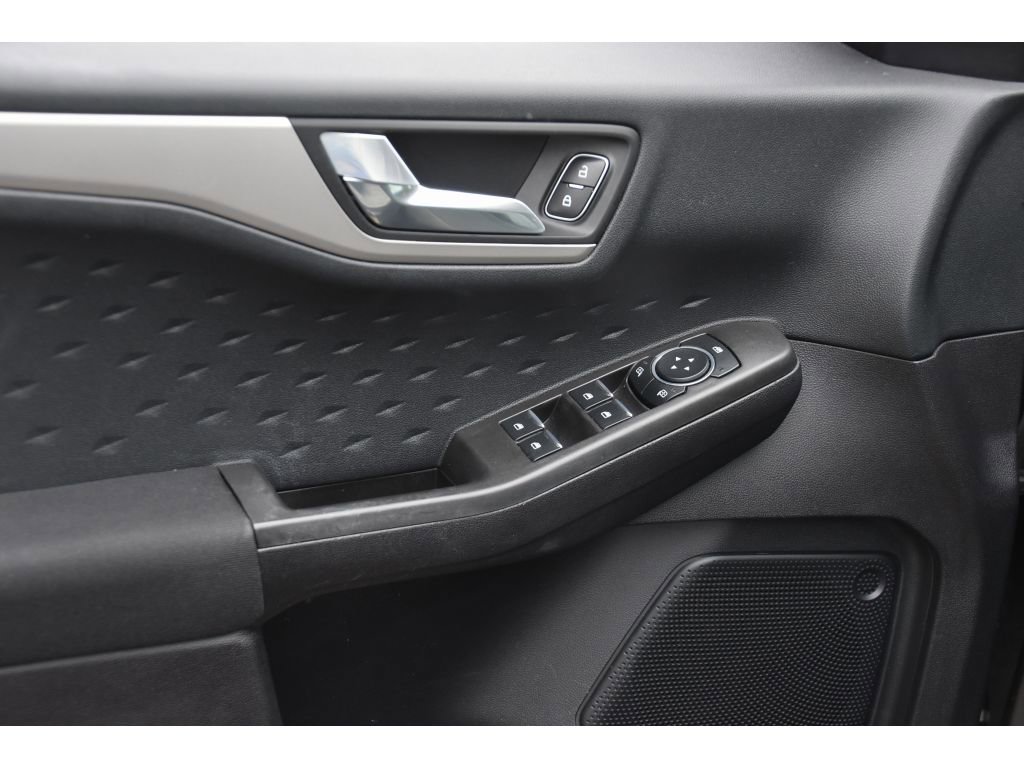 Used 2020 Ford Escape SE FWD image 22