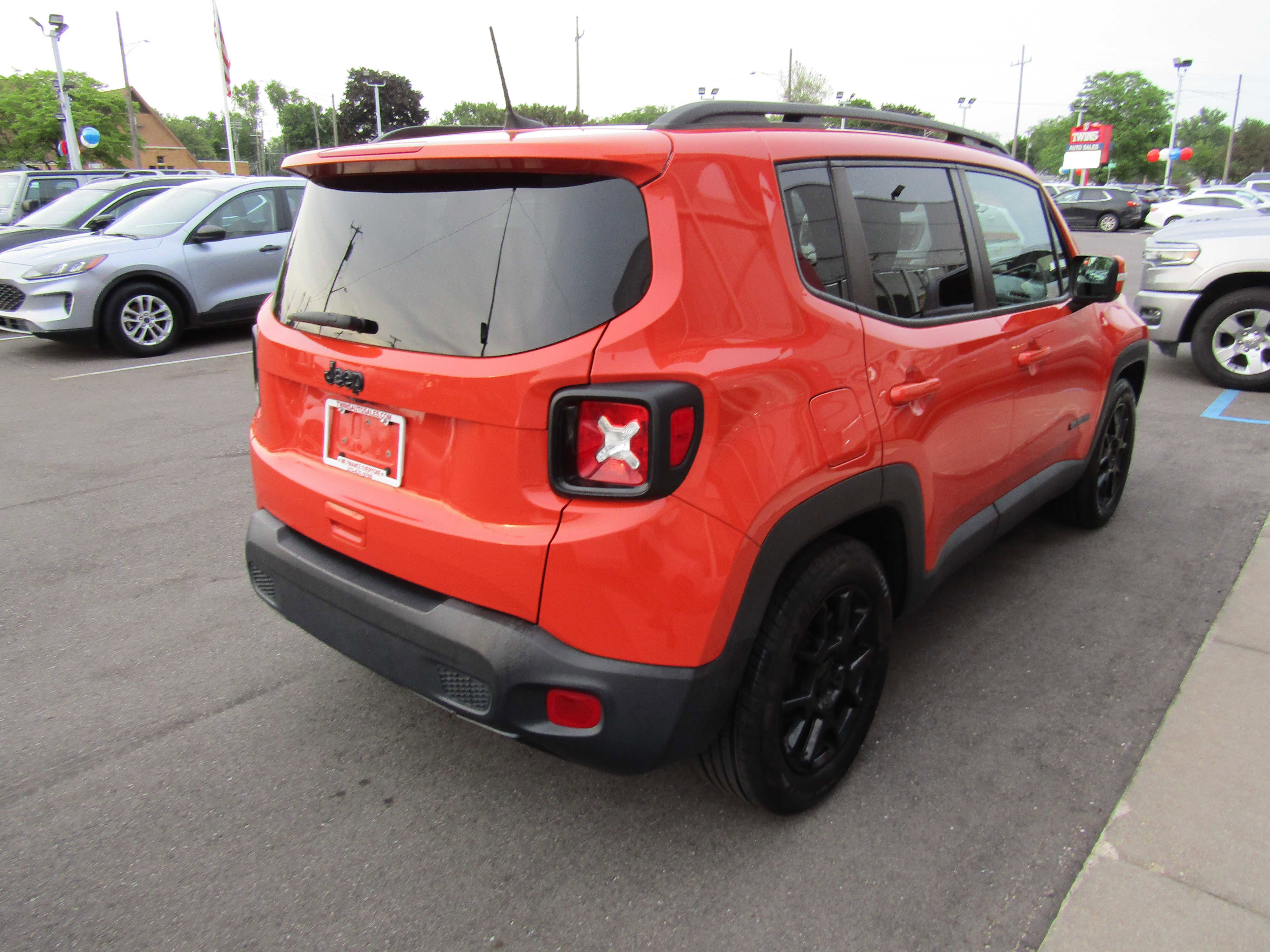 Used 2020 Jeep Renegade Altitude FWD image 5