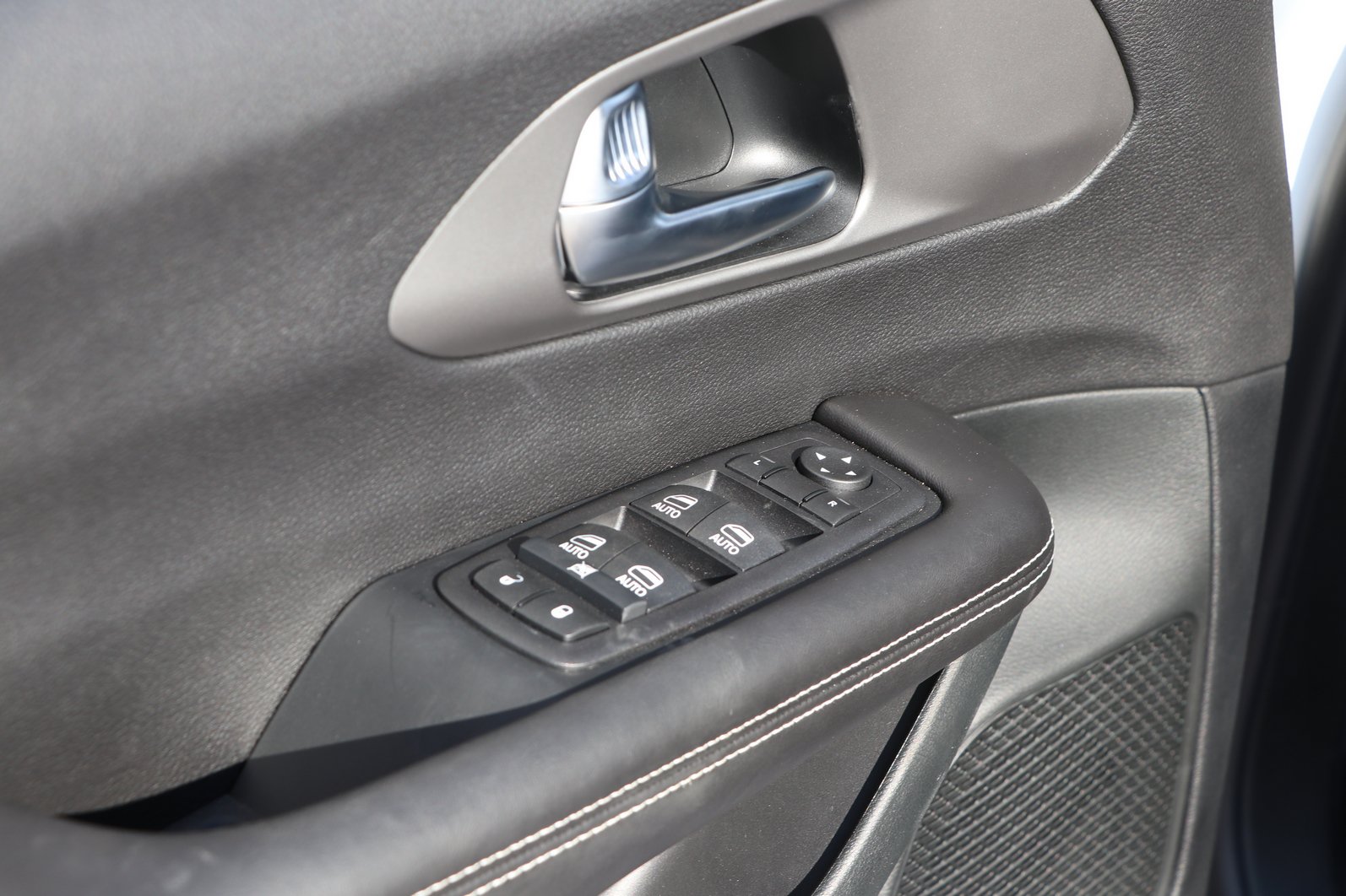 New 2027 Chrysler Pacifica LX FWD image 11