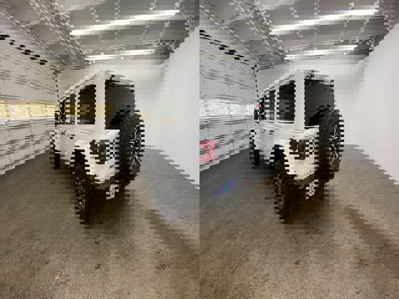 Used 2025 Jeep Wrangler Sahara image 4