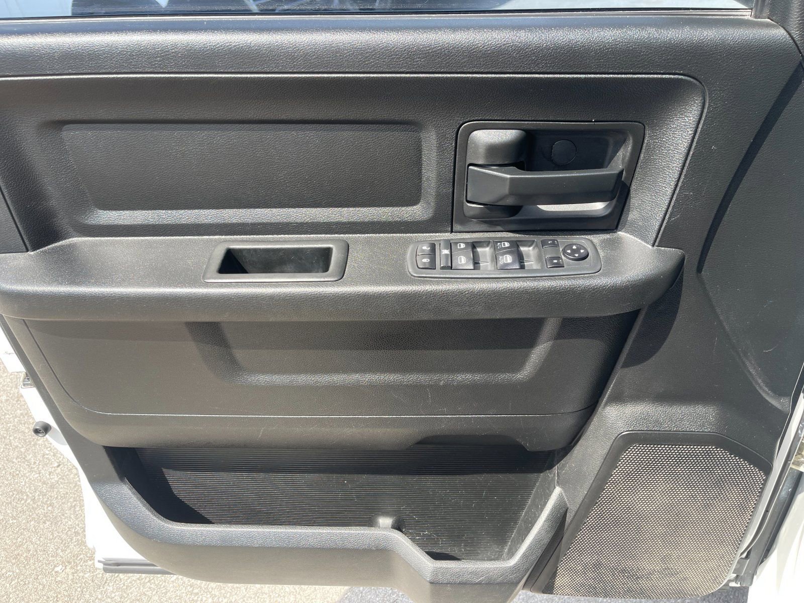 Used 2020 RAM 2500 Tradesman w/ Chrome Appearance Group image 12