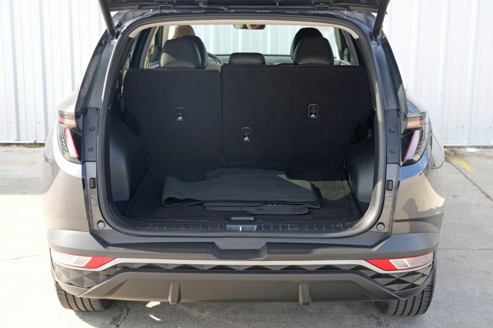 Used 2022 Hyundai Tucson SEL w/ Convenience + Premium Package image 9