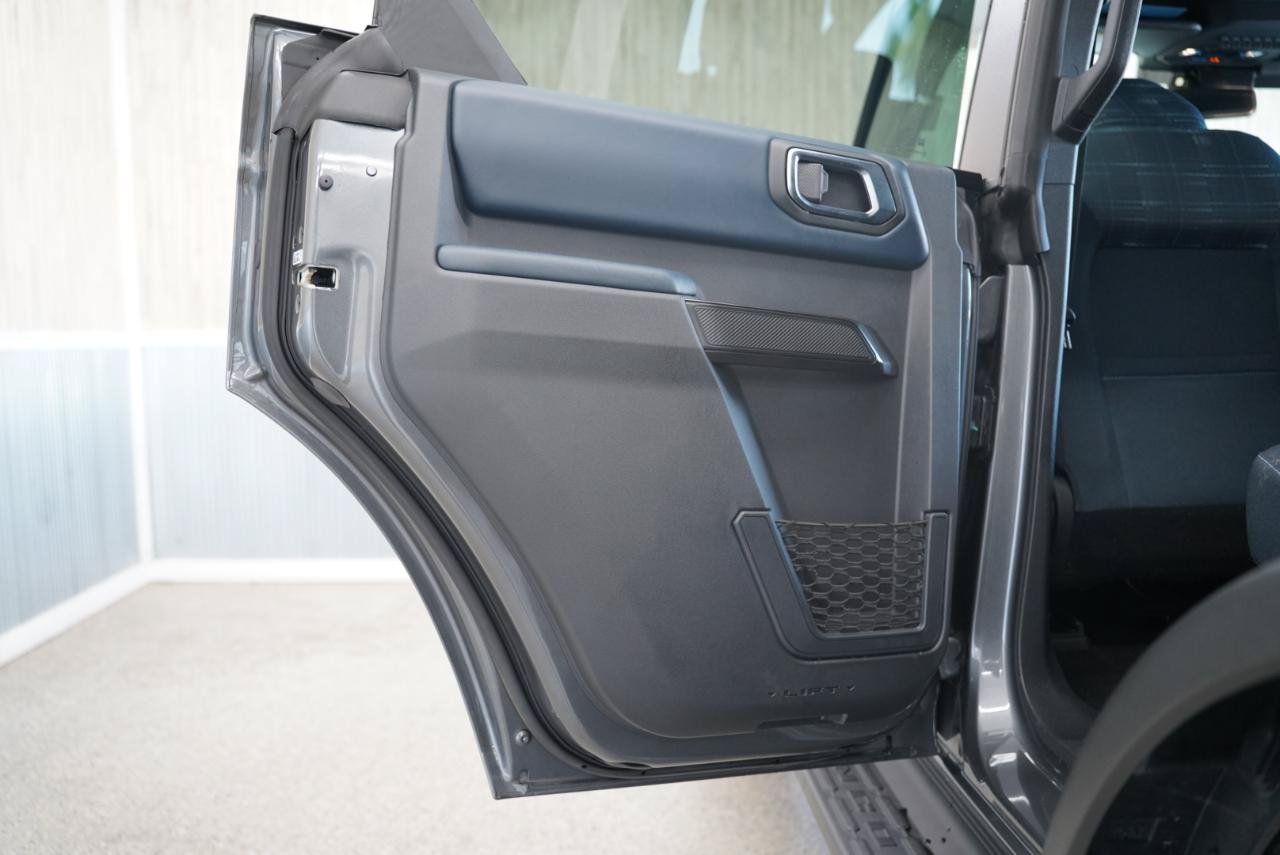 Used 2025 Ford Bronco Heritage Edition AWD/4WD image 36
