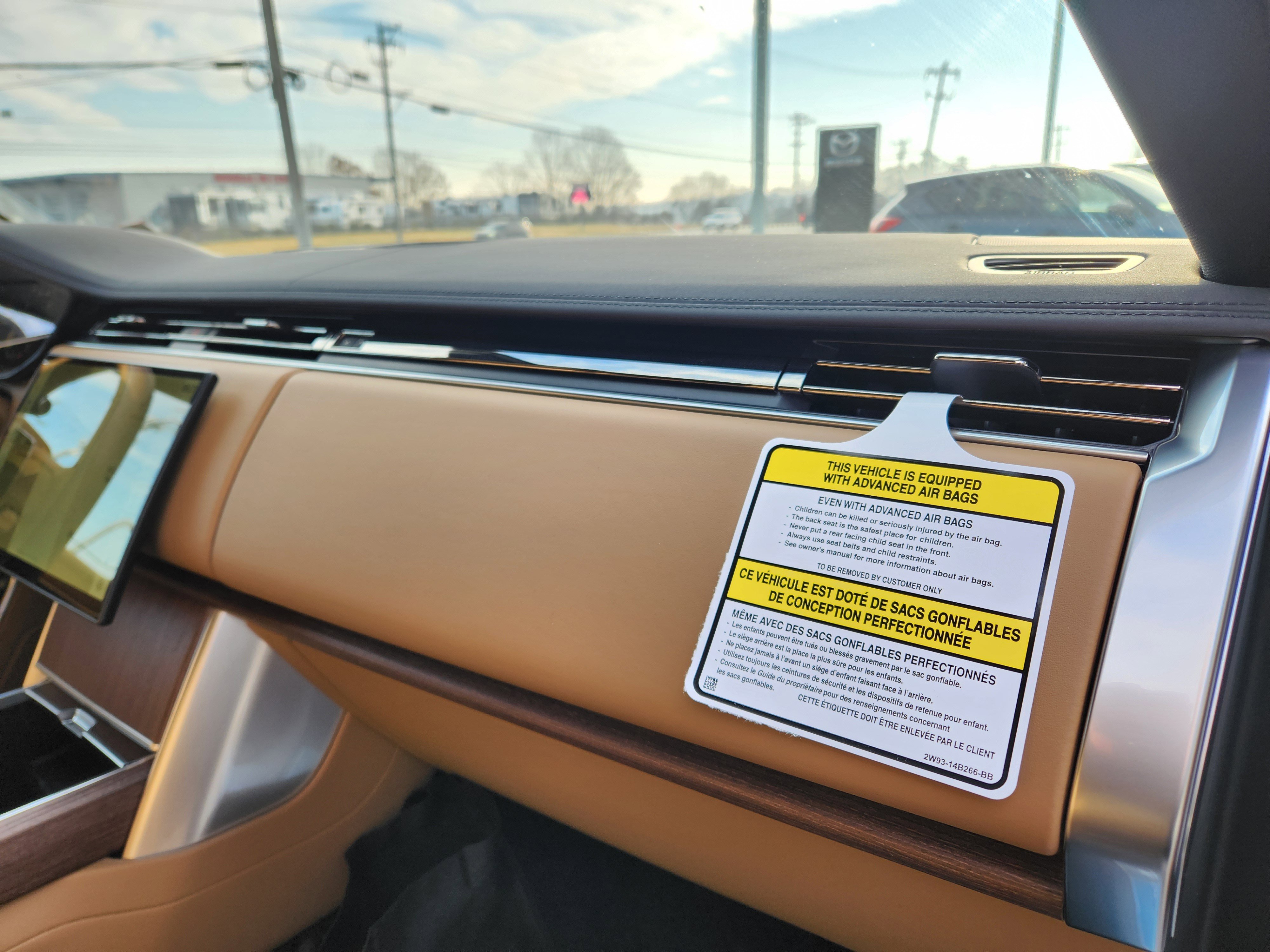 New 2026 Land Rover Range Rover Long Wheelbase SE image 13