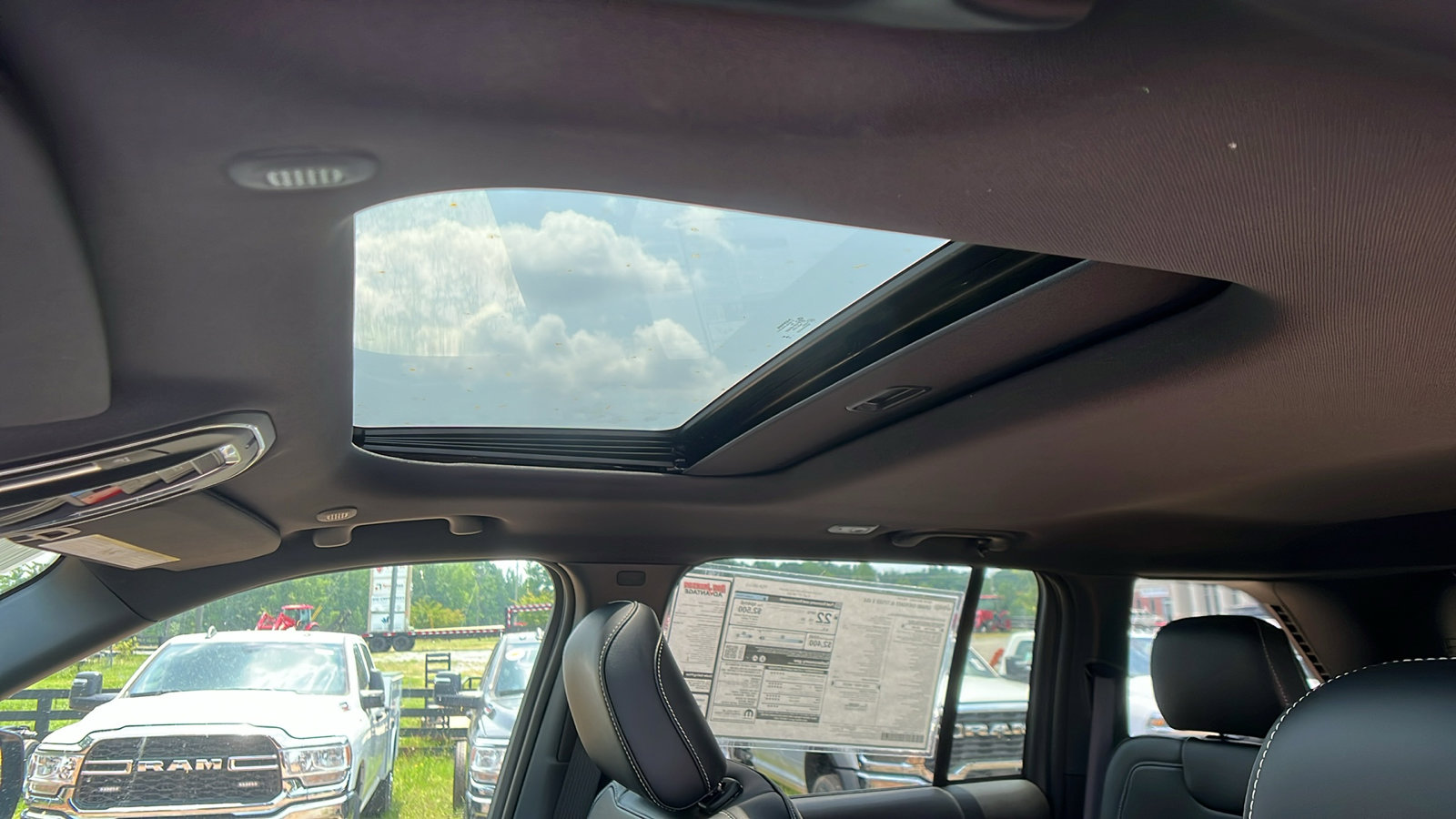 New 2025 Jeep Grand Cherokee 4WD image 19