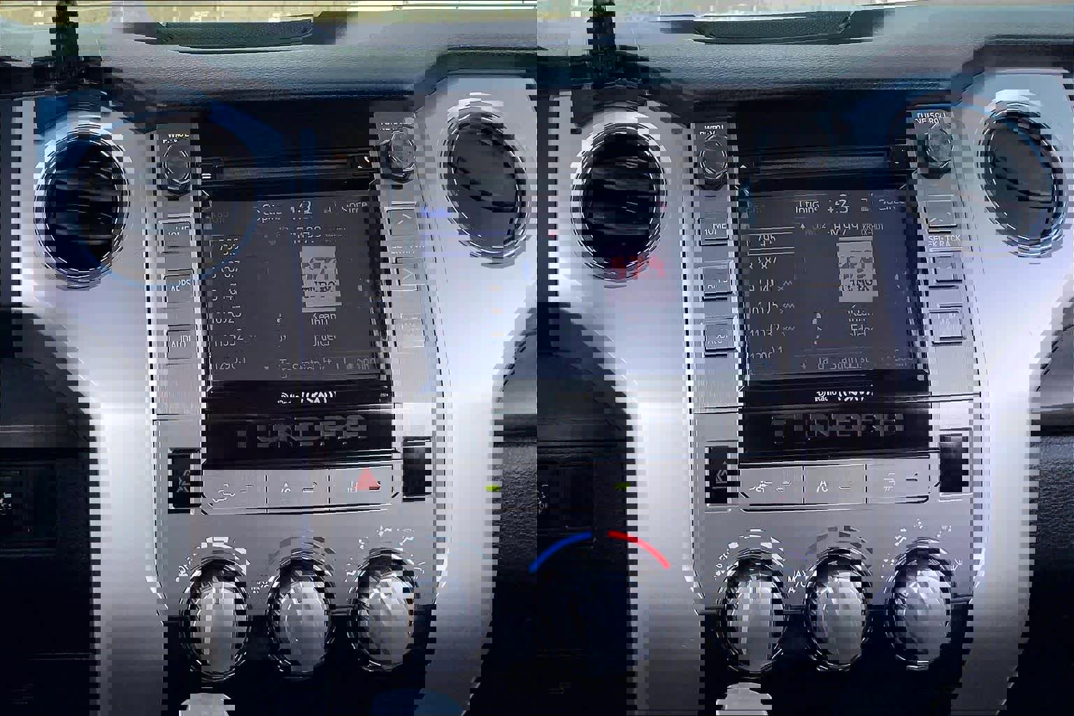 Used 2015 Toyota Tundra SR5 w/ SR5 Upgrade Package image 6