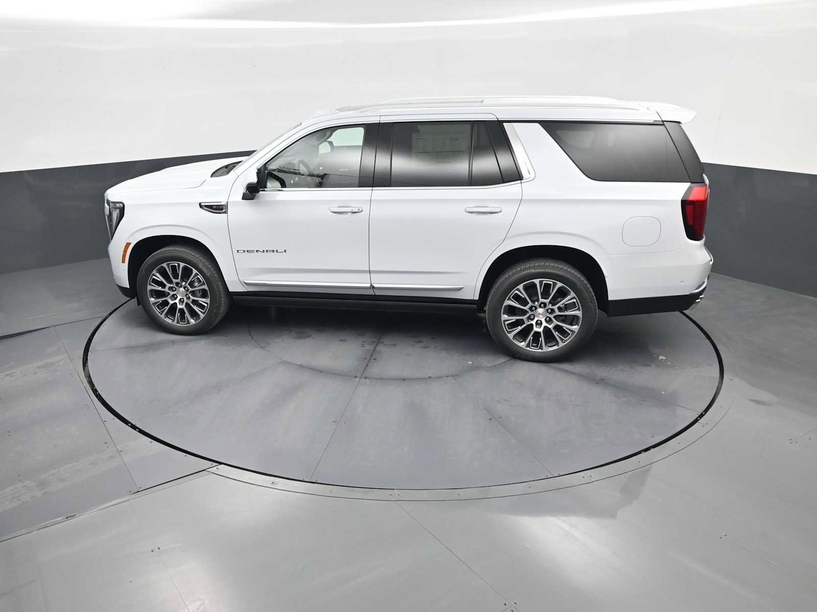 New 2026 GMC Yukon Denali w/ Sun & Power Step Package AWD/4WD image 33