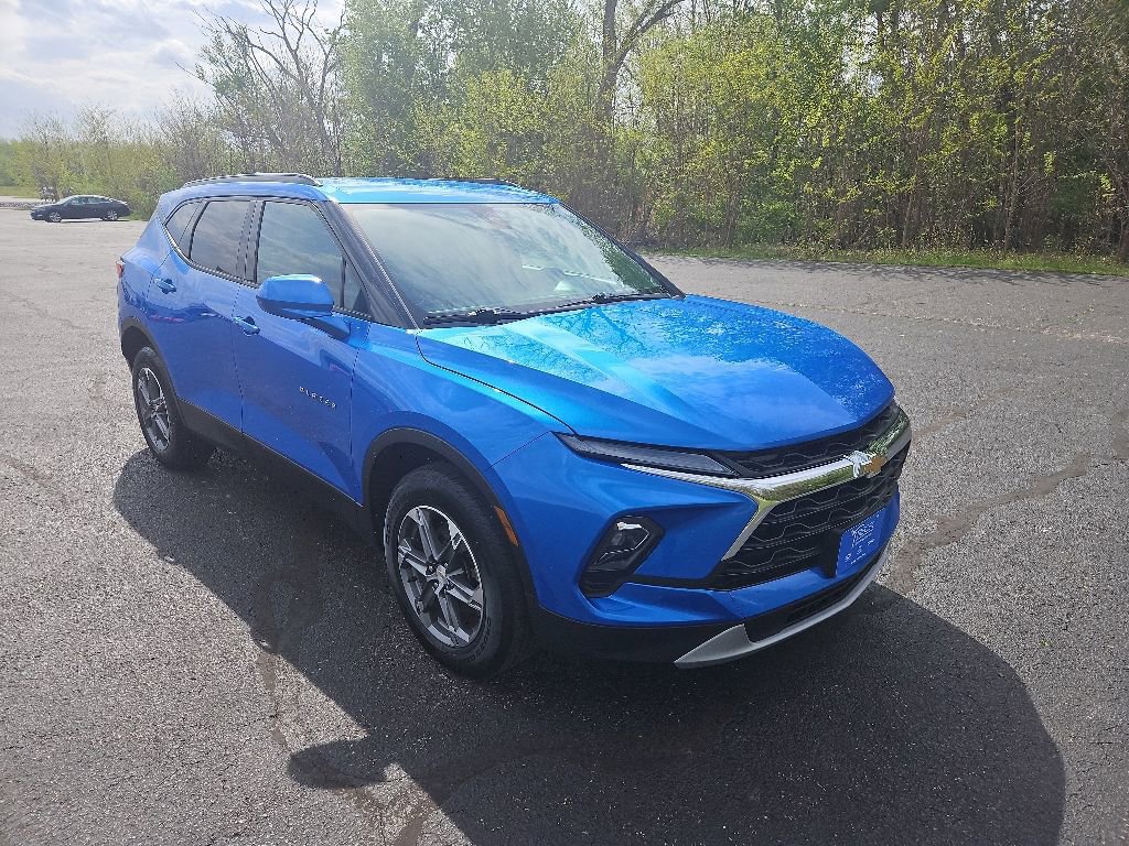 Used 2024 Chevrolet Blazer LT w/ Convenience Package AWD/4WD image 9