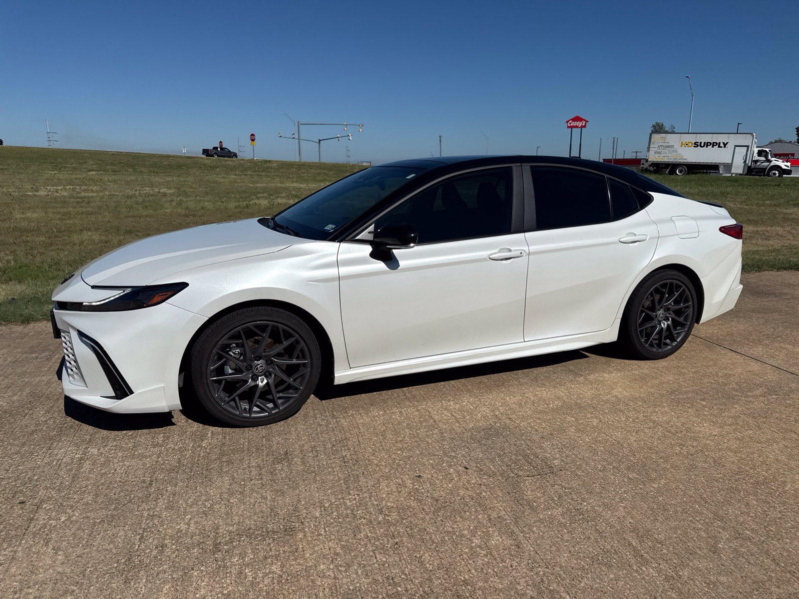 Used 2025 Toyota Camry XSE w/ Premium Package FWD image 3