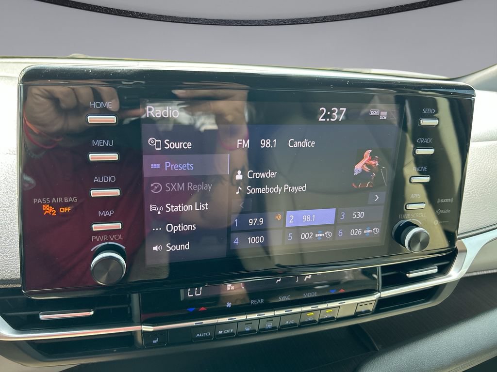 Certified 2021 Toyota Sienna XLE FWD image 23