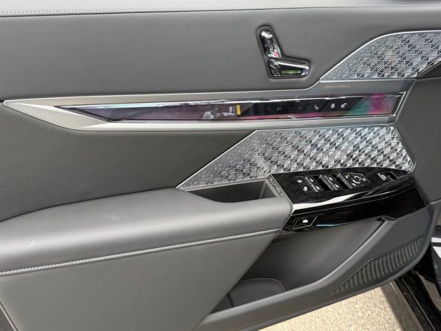 New 2026 BMW i7 xDrive60 w/ Premium Package image 16