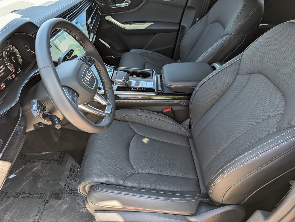 Used 2025 Audi Q7 3.0T Prestige AWD/4WD image 14