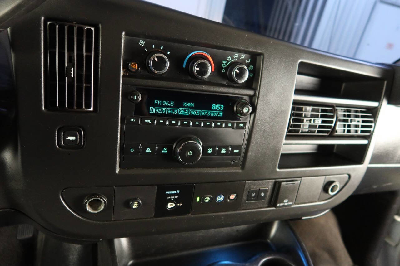 Used 2019 Chevrolet Express 3500 LT w/ LT Preferred Equipment Group RWD image 30