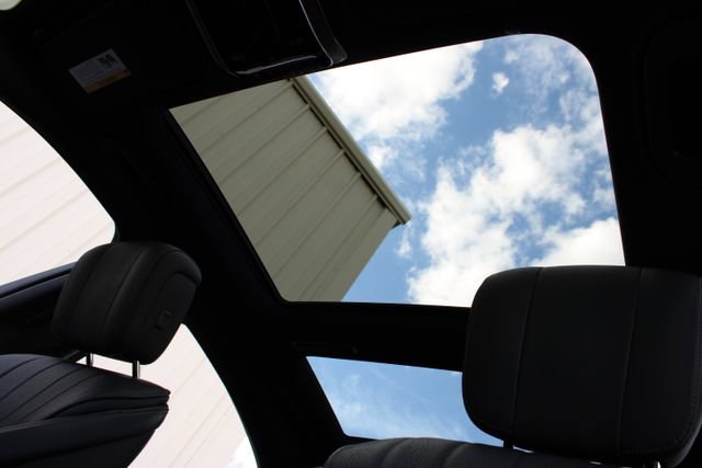 Used 2022 Mercedes-Benz S 500 4MATIC w/ AMG Line Package image 21