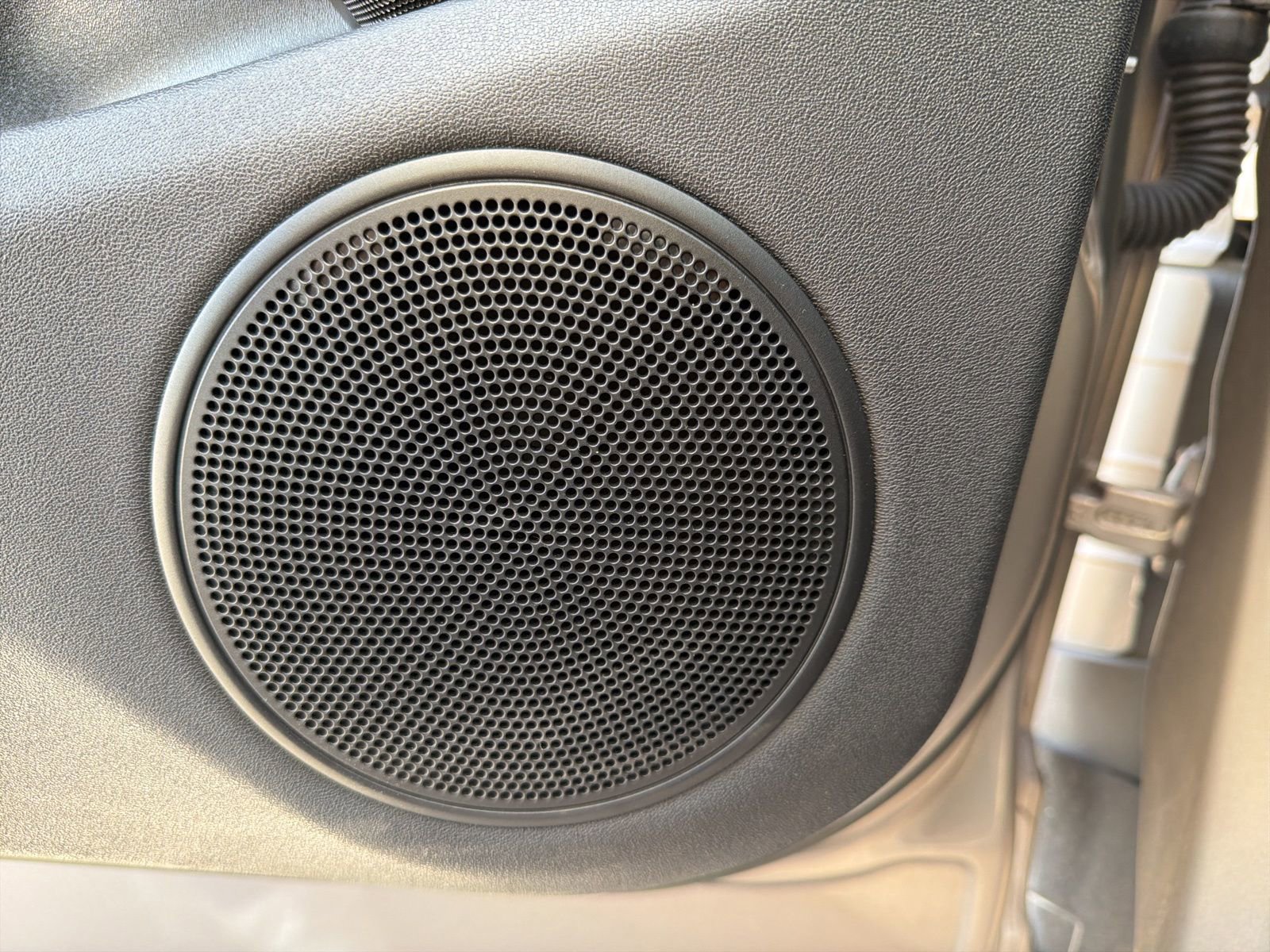 Used 2023 Land Rover Range Rover Evoque R-Dynamic SE image 76