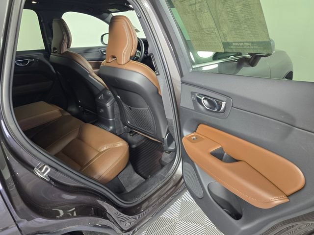 Used 2023 Volvo XC60 T8 Ultimate w/ Climate Package image 14