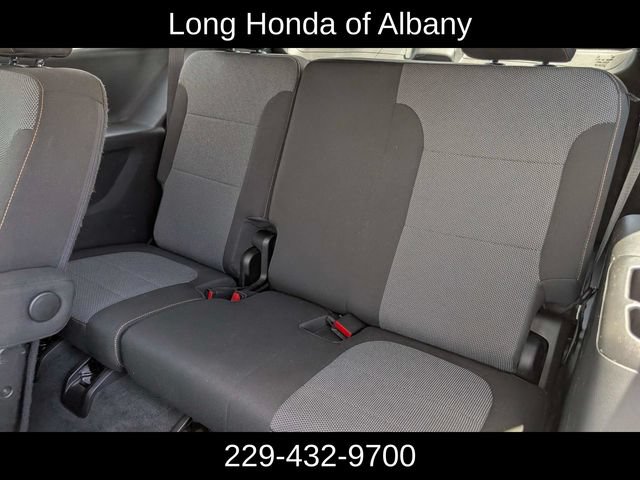 Used 2021 Chevrolet Traverse LT FWD image 19