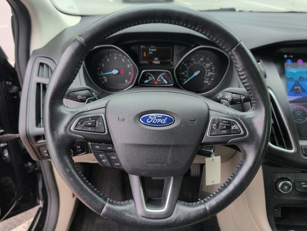 Used 2016 Ford Focus SE w/ SE Sport Package FWD image 15