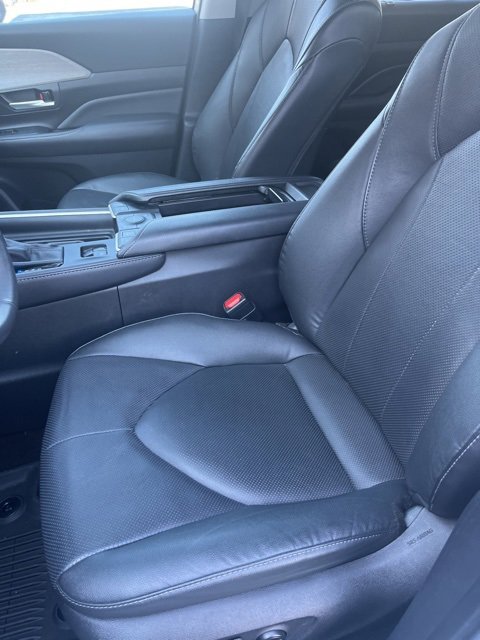 Used 2024 Toyota Grand Highlander Limited image 13