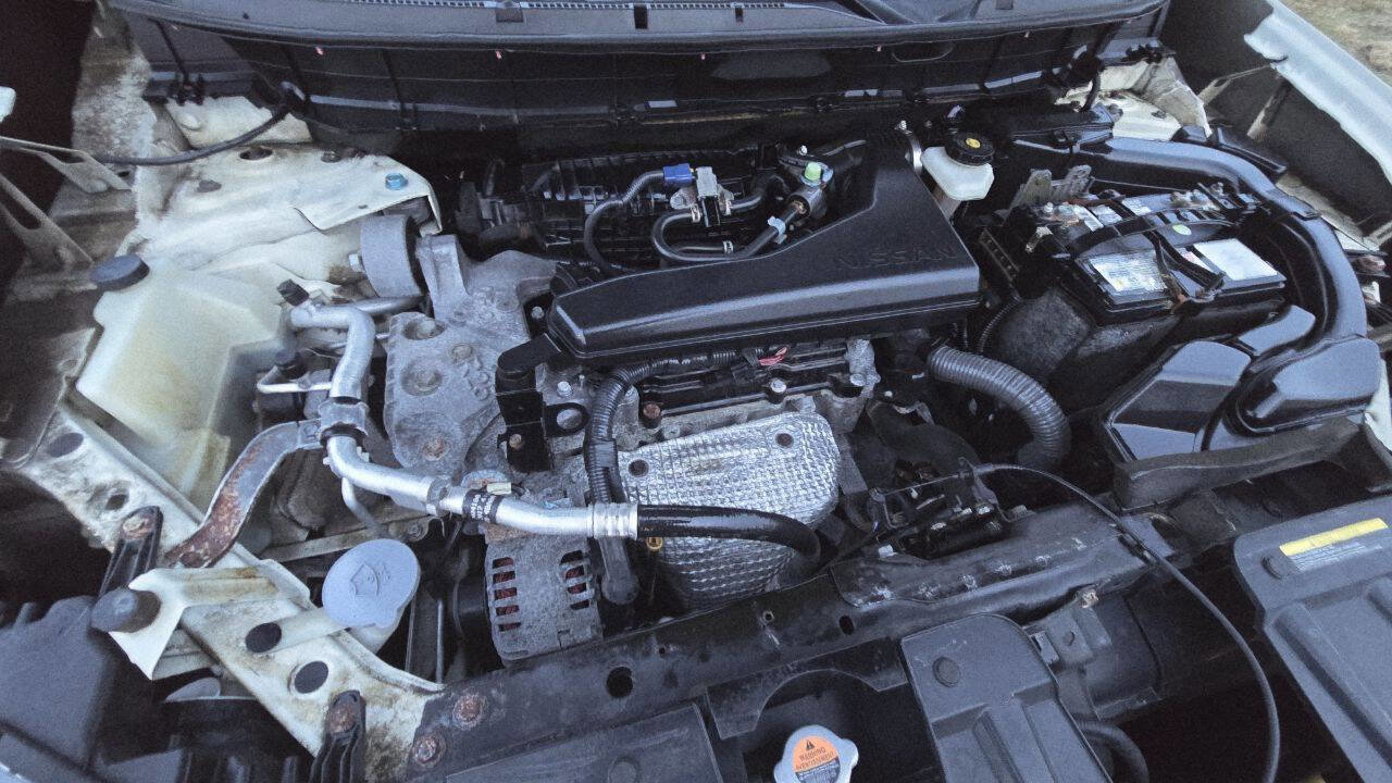 Used 2017 Nissan Rogue SV image 31