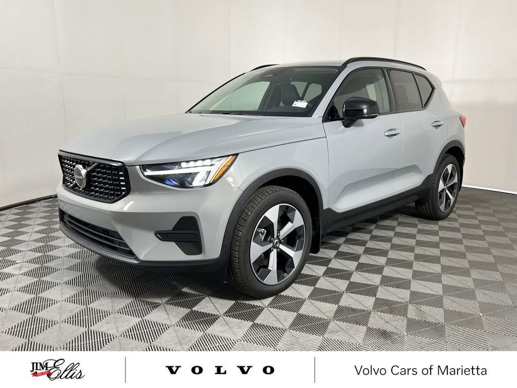 New 2026 Volvo XC40 B5 Core w/ Climate Package image 4