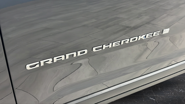 Certified 2025 Jeep Grand Cherokee L Laredo AWD/4WD image 41
