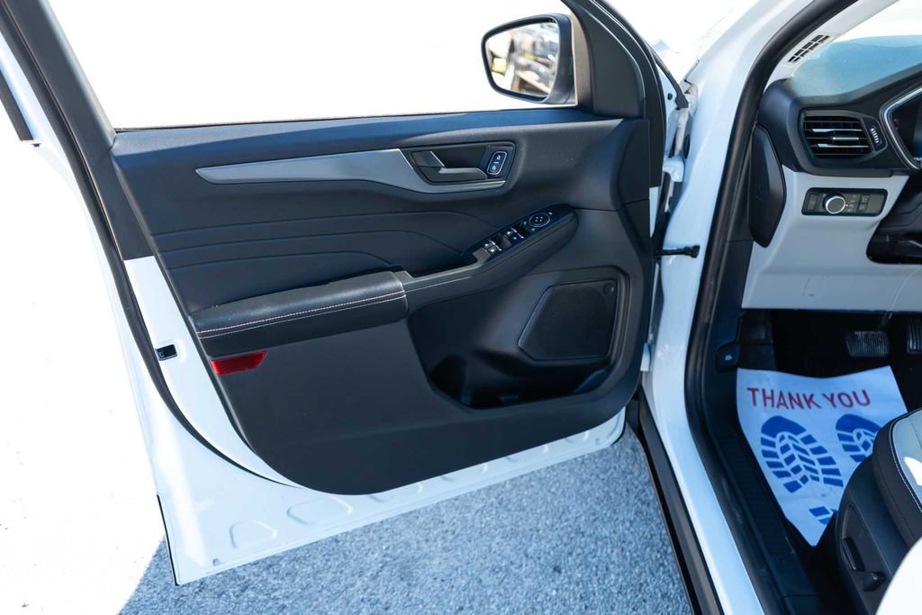 Used 2024 Ford Escape Active image 11