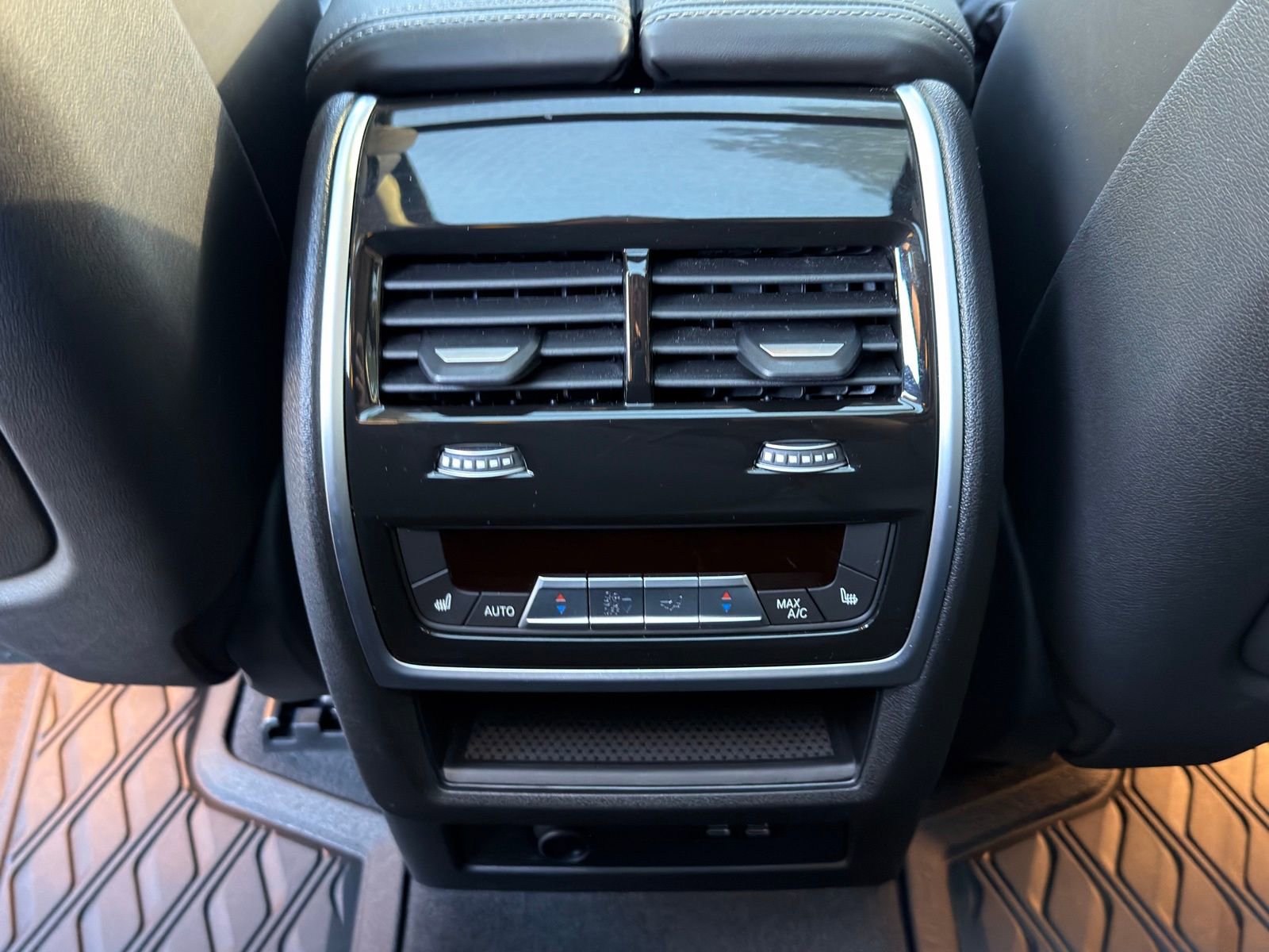 Certified 2024 BMW X7 xDrive40i w/ Executive Package image 16