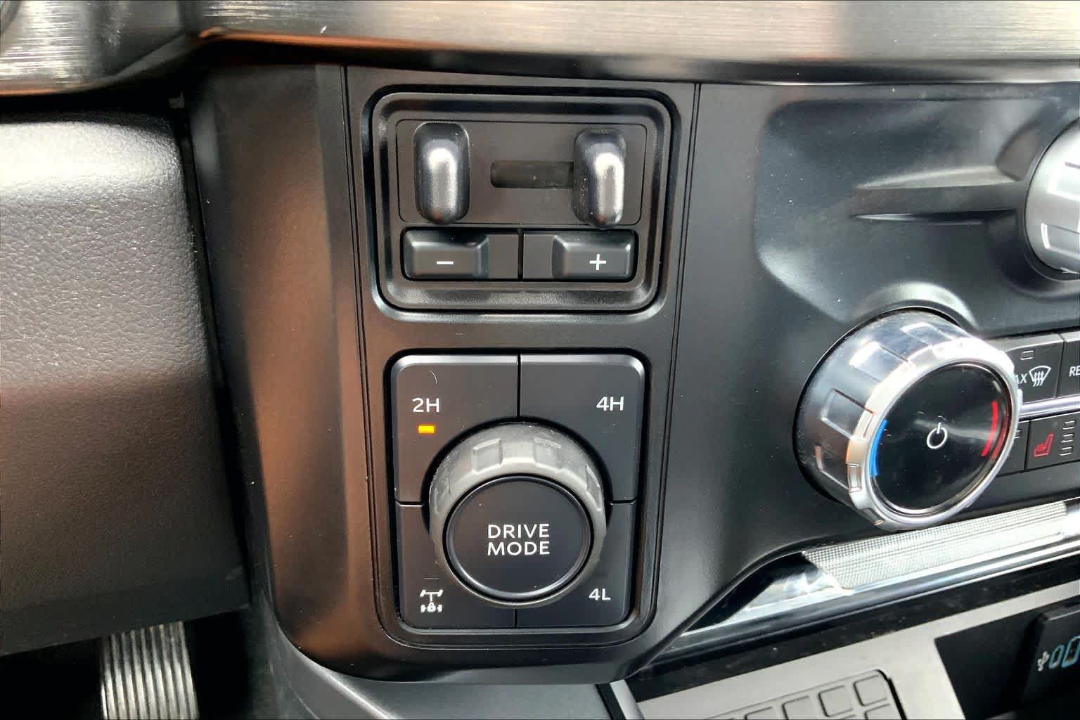 Used 2024 Ford F250 Lariat w/ Lariat Ultimate Package AWD/4WD image 31