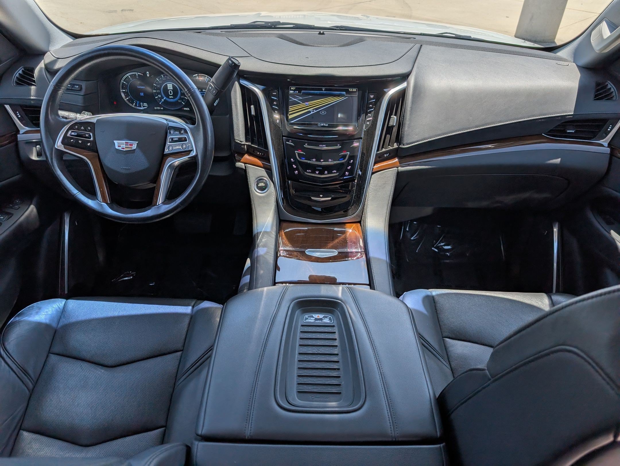 Used 2020 Cadillac Escalade Premium Luxury AWD/4WD image 26