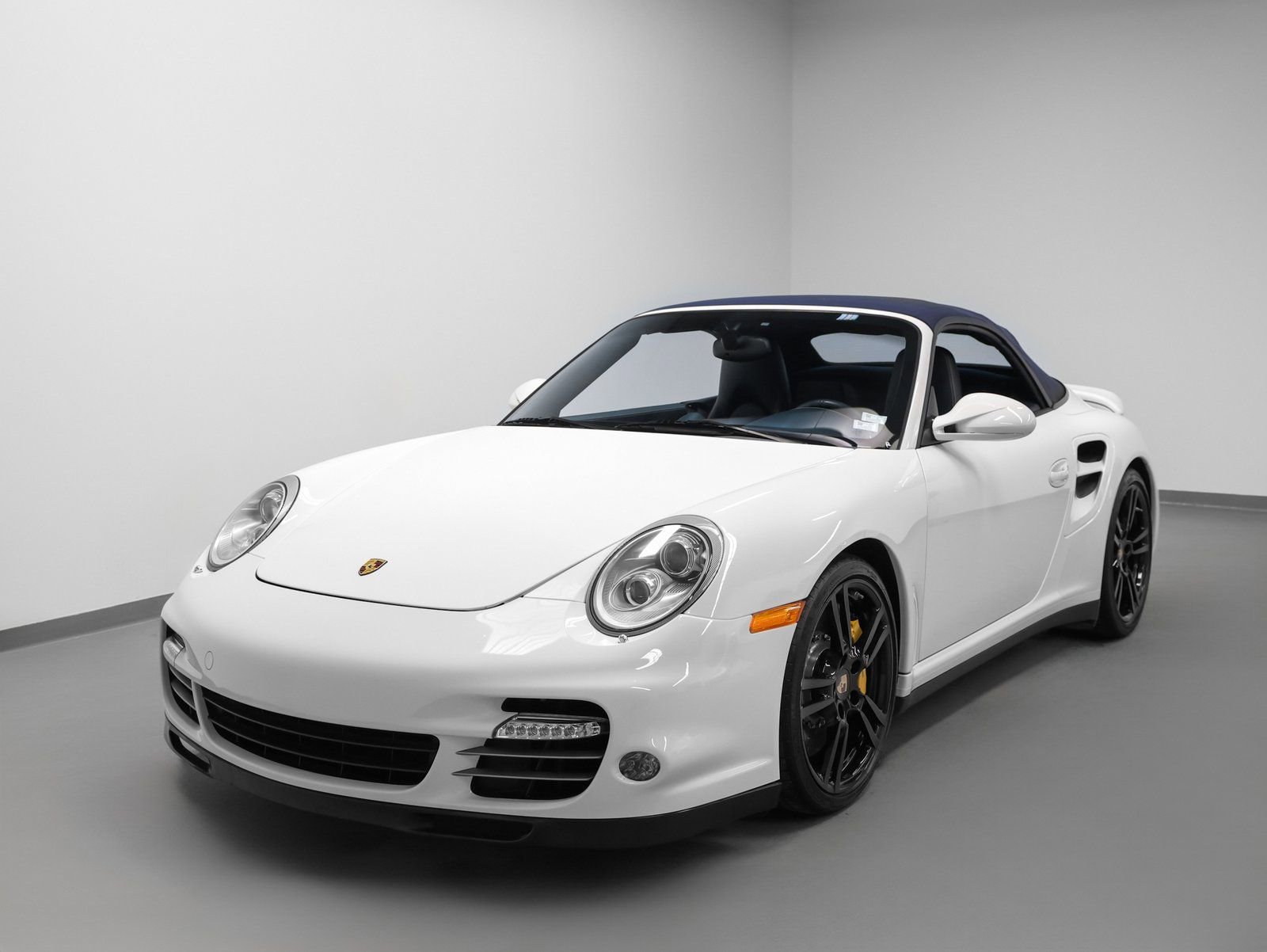 Used 2011 Porsche 911 Turbo S image 8