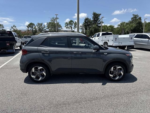 Used 2025 Hyundai Venue SEL FWD image 2